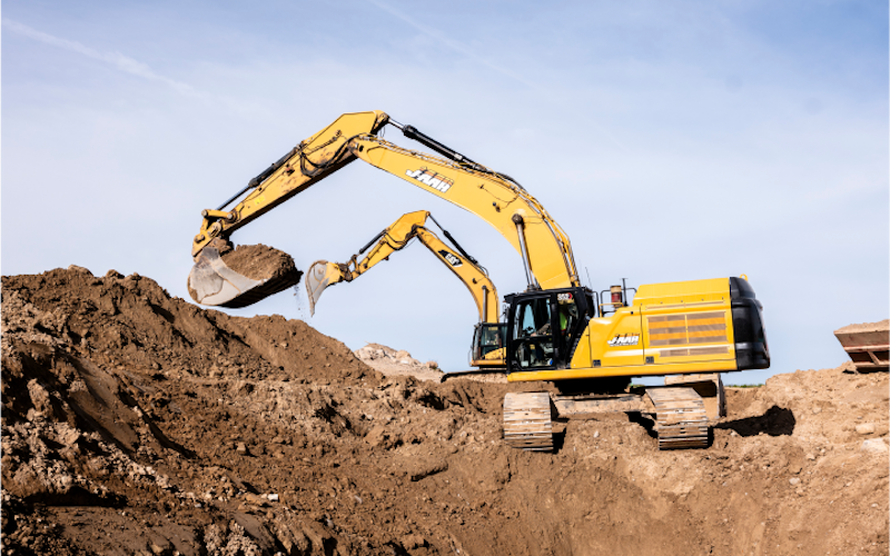 OSWCA, excavators in dirt, 24053_BUILDWITT_0217-1-1